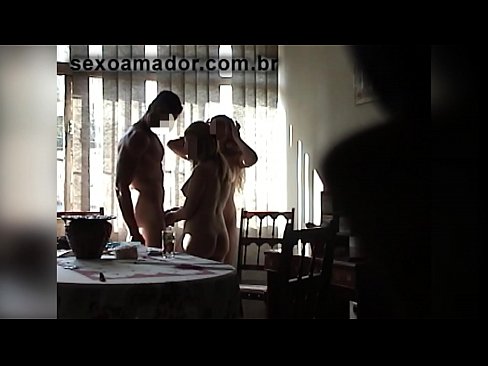 ❤️ Seksisõbrad kutsuvad hiiglasliku mehe ja temaga kolmekesi ☑ Pornovideo at us