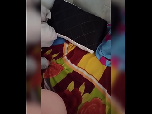 ❤️ Minu toakaaslane jääb üksi koju, sest tema abikaasa läheb puhkusele ja ma kasutan võimalust teda nussida ja täita tema perse piimaga ☑ Pornovideo at us